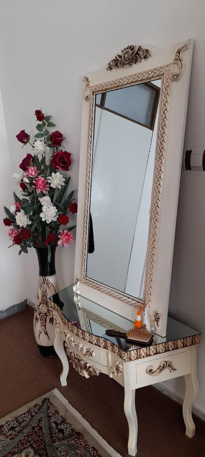 آیینه کنسول به همراه گلدان|مبلمان خانگی و میز عسلی|شیروان (خراسان), |دیوار