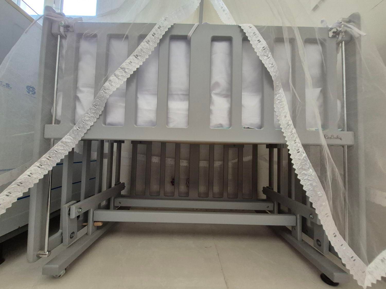 تخت کنار مادر گهواره شو پیرگاردین|تخت و صندلی بچه|گناباد, |دیوار