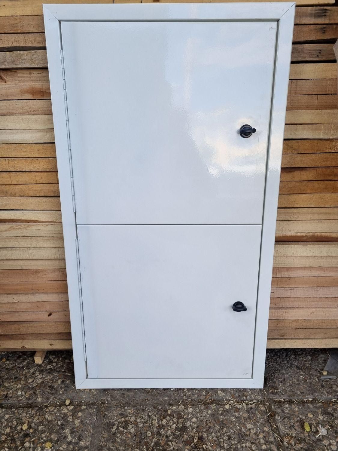 درب کلکتور و درب کنتور آب|مصالح و تجهیزات ساختمان|شیراز, بالا کفت|دیوار