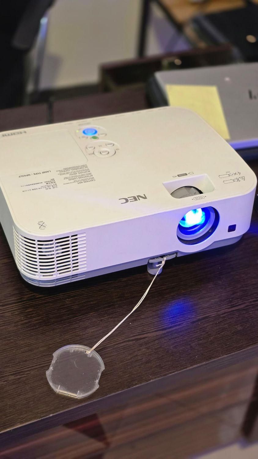 ویدیو پروژکتور nec me331w زیر ۵۰۰ ساعت کار واقعی|تلویزیون و پروژکتور|تهران, جمهوری|دیوار