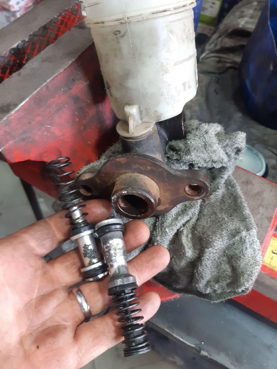 تعمیر ترمز و خدمات ترمز|خدمات موتور و ماشین|اصفهان, لیمجیر|دیوار