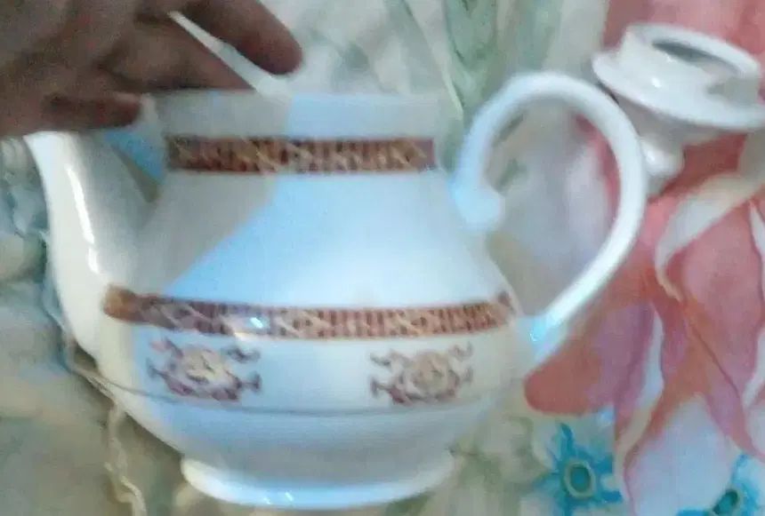 قوری چینی|قوری، کتری، قهوه‌ساز دستی|اصفهان, مولوی|دیوار