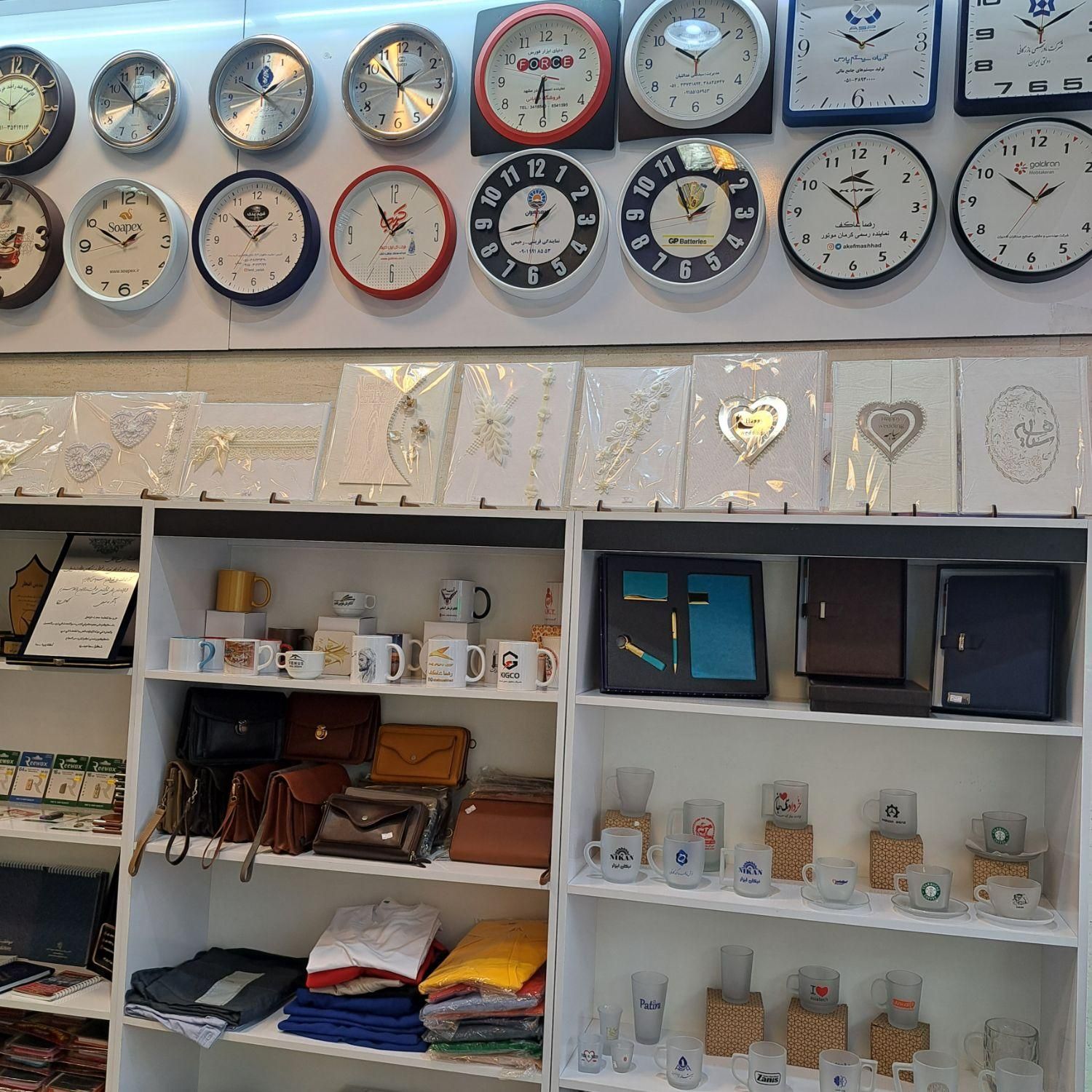 فلاسک ۳ لیوان با جعبه کادویی اصل|ظروف نگهدارنده، پلاستیکی، یک‌بارمصرف|مشهد, سرافرازان|دیوار