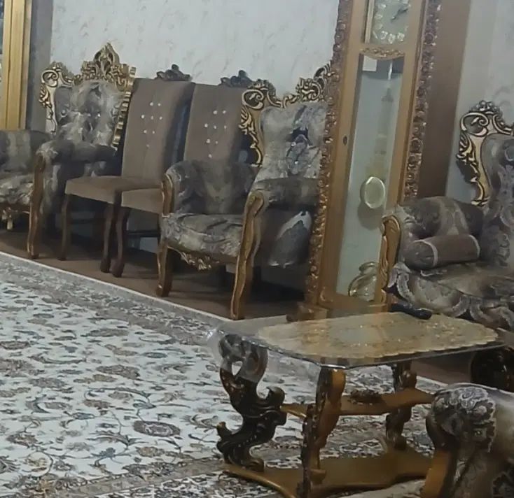 مبل ۷نفره تاج دار رنگ نسکافه ای  با دوتا میز|مبلمان خانگی و میز عسلی|کردکوی, |دیوار