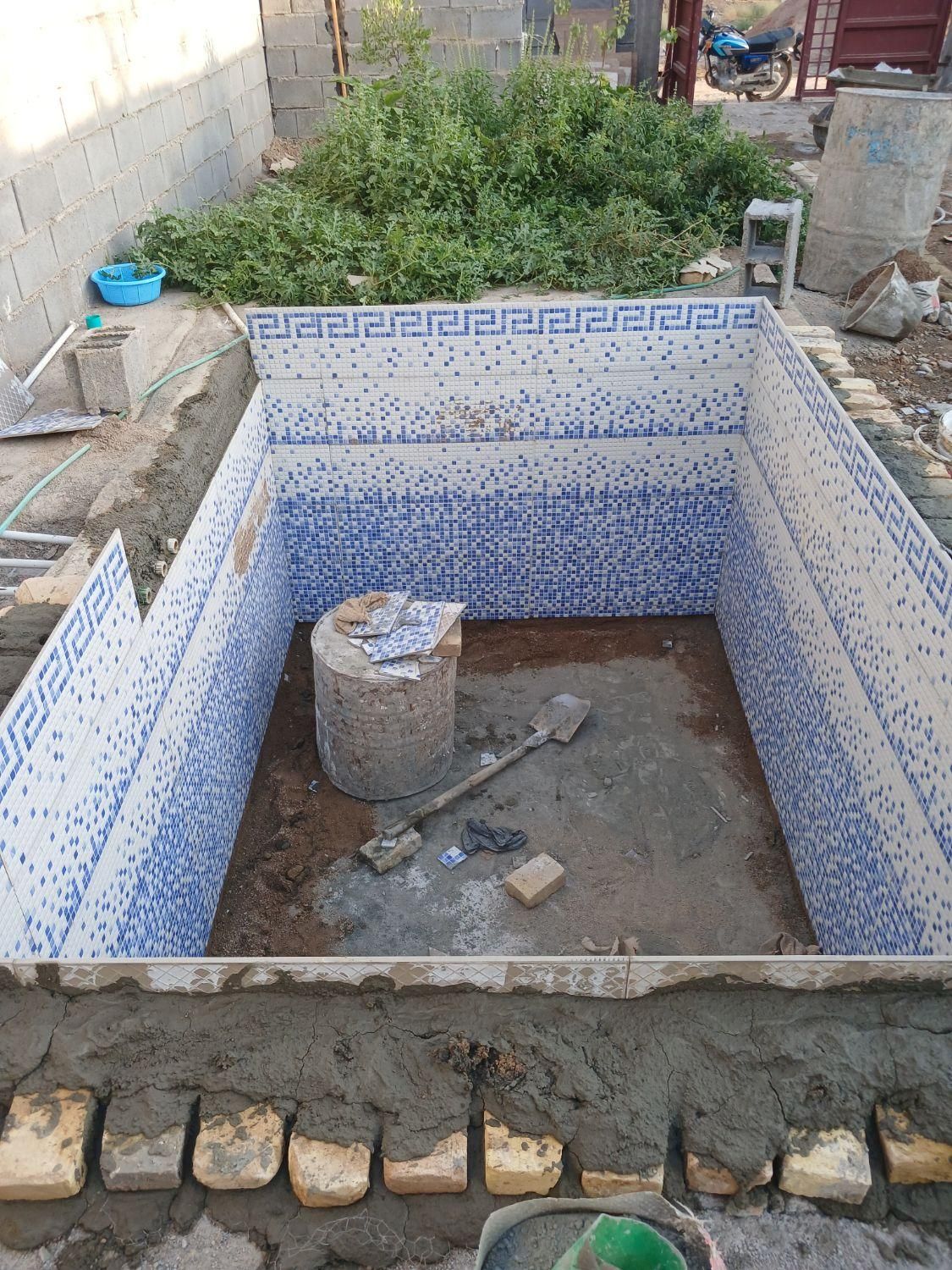 استاد وبنای کاشی کار کف وبدن با اکید|خدمات پیشه و مهارت|شیراز, شهرک پرواز|دیوار