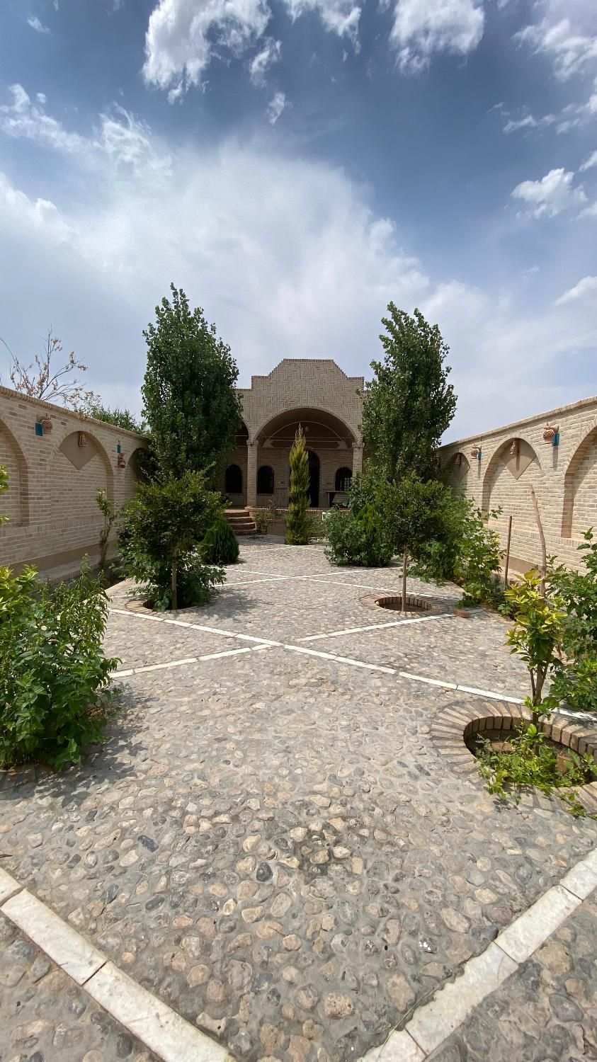 اجاره روزانه خانه باغ سنتی با تمام امکانات مهریز|اجارهٔ کوتاه‌مدت ویلا و باغ|یزد, |دیوار