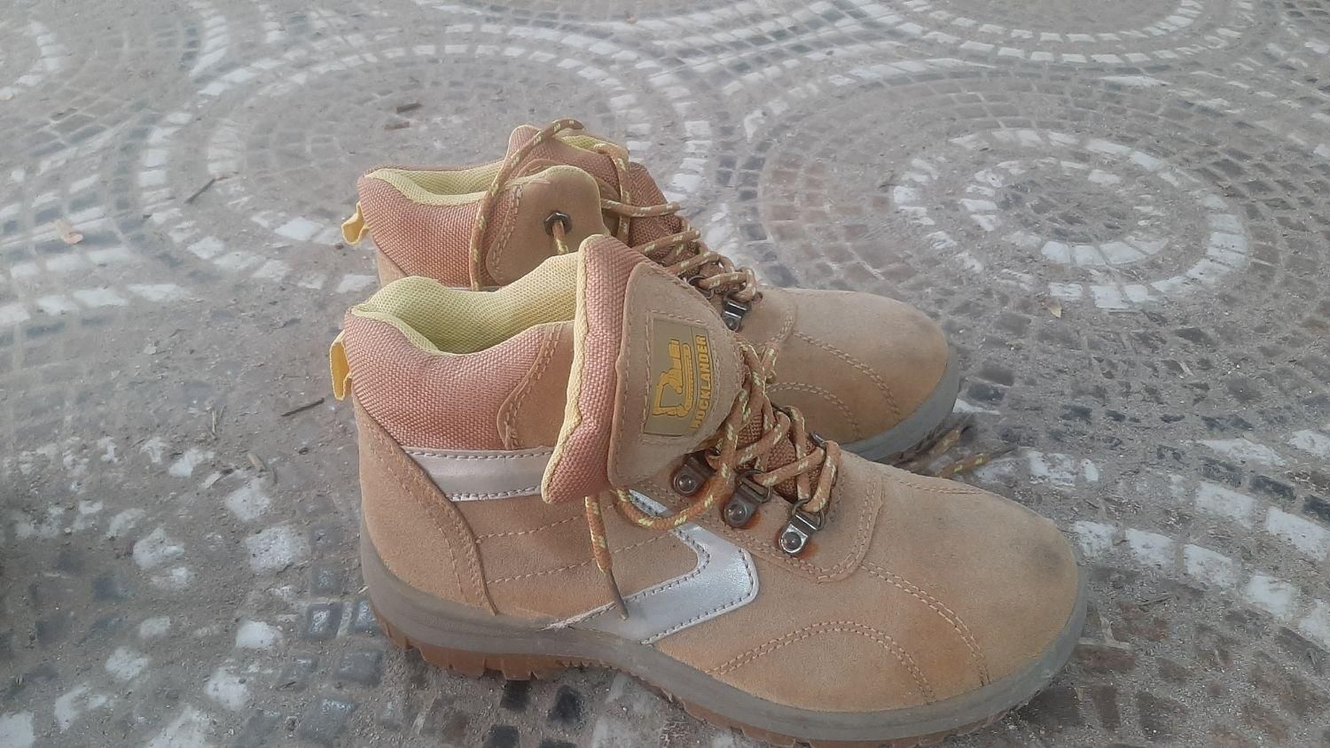 دو عدد کفش ایمنی مشکی سایز ۴۲ و زرد سایز ۳۹|کیف، کفش، کمربند|تبریز, |دیوار