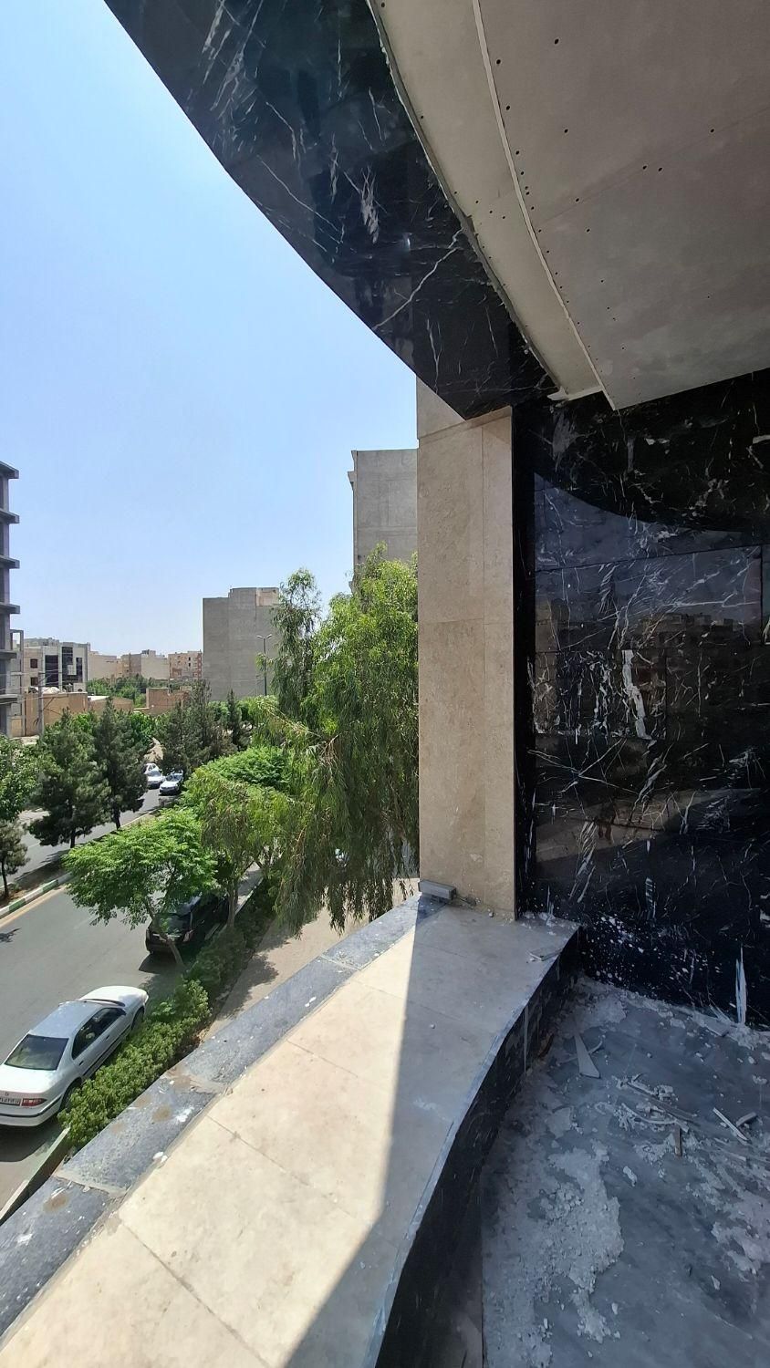 آپارتمان ۲ نبش ۲۱۰ متر ۲ سالنه ۳ نبش  بر خیابان|فروش آپارتمان|قم, زنبیل آباد|دیوار
