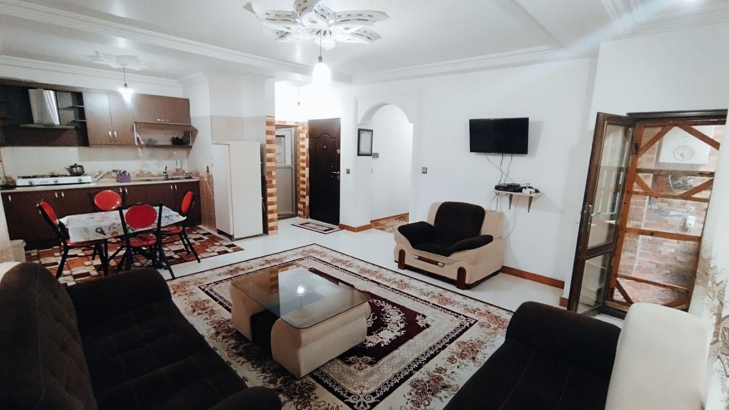 اجاره روزانه آپارتمان ۹۰ متری نزدیکی بلوار کازینو|اجارهٔ کوتاهمدت آپارتمان و سوئیت|رامسر, |دیوار