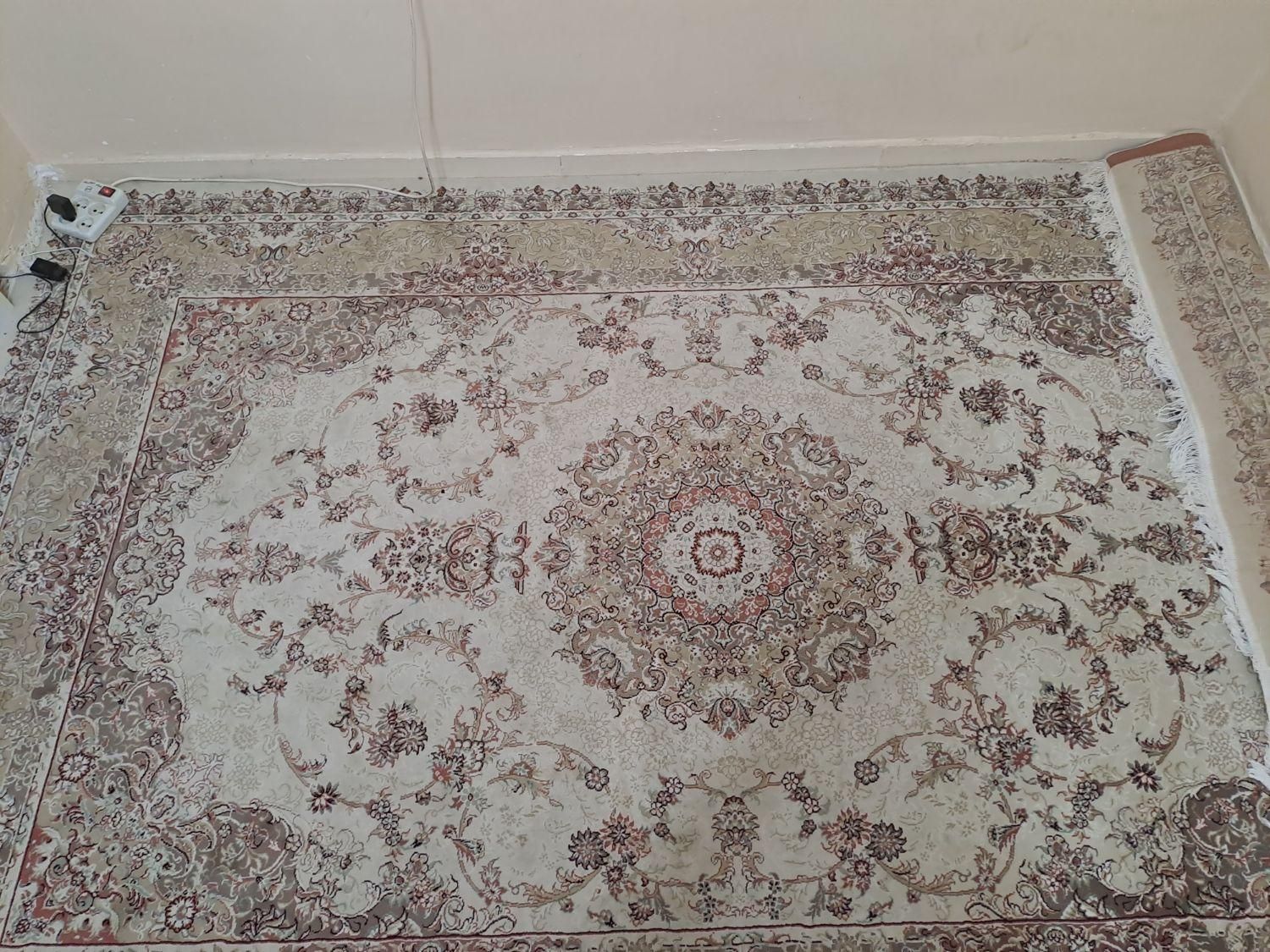 ۲عدد فرش شیش متری درحدنو|فرش|ساوه, |دیوار