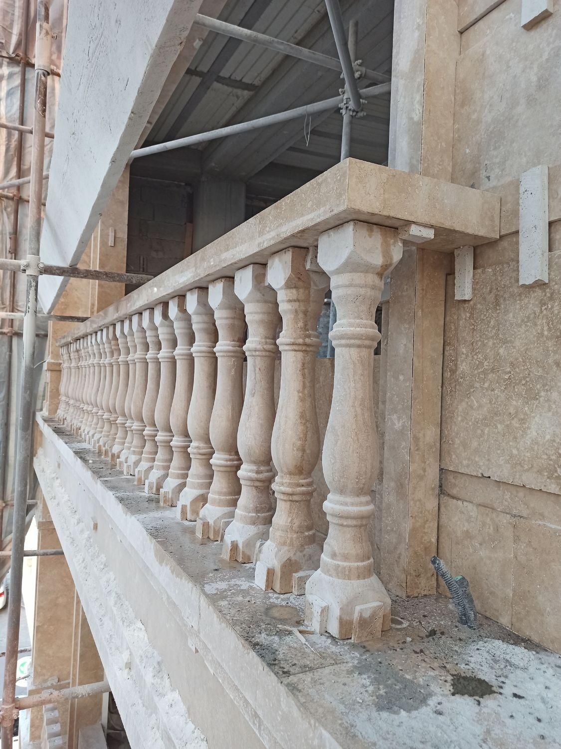 کاشی کاری و سنگ کاری نما و داخلی محوطه سازی|خدمات پیشه و مهارت|لاهیجان, فیاض|دیوار