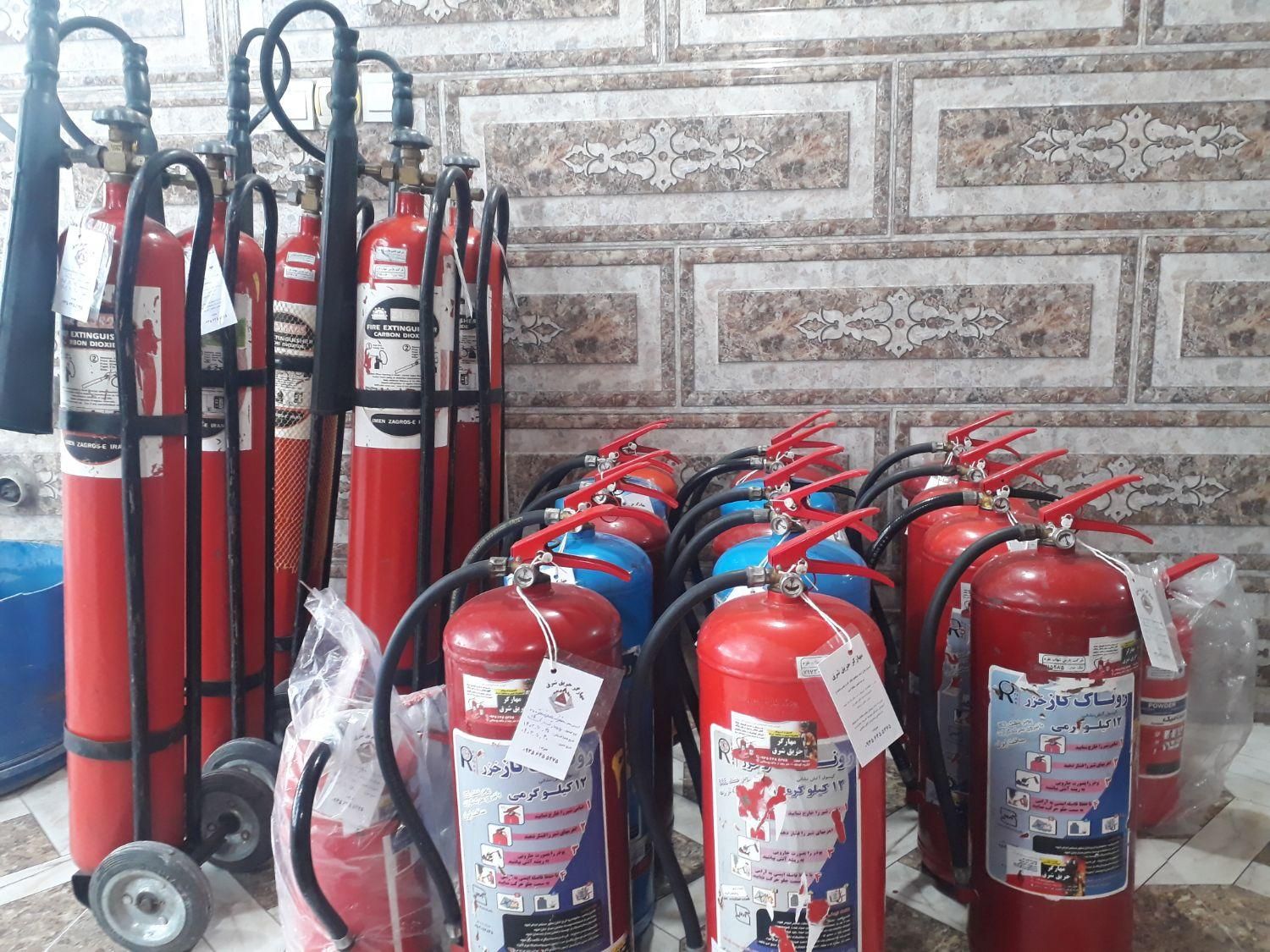 فروش و شارژ انواع کپسول های آتش نشانی|ابزارآلات|لنگرود, |دیوار