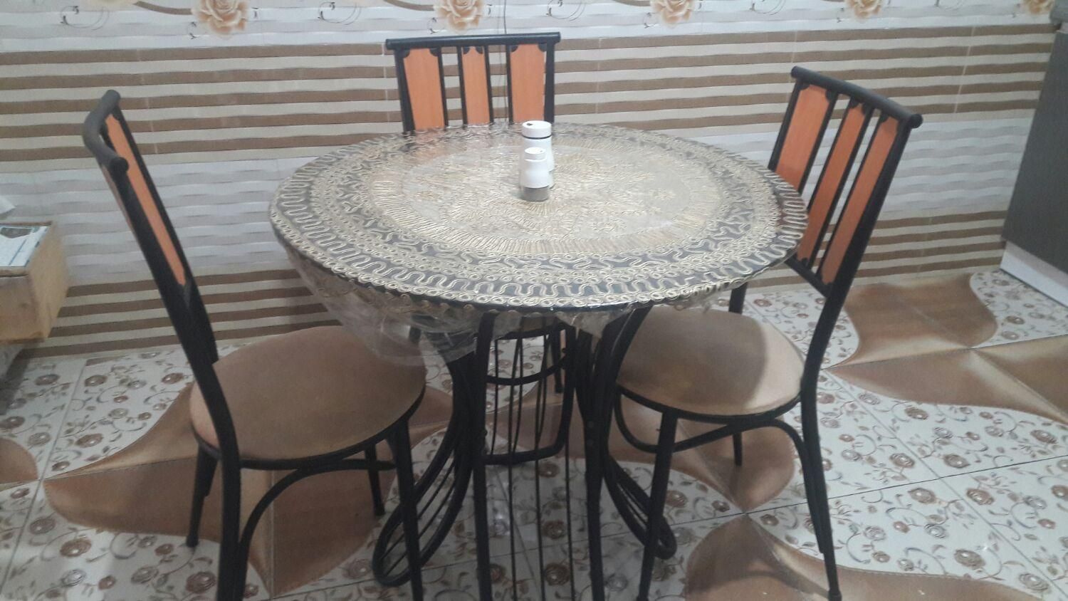 میز ناهار خواری ۳نفره|مبلمان خانگی و میز عسلی|رشت, فلسطین|دیوار