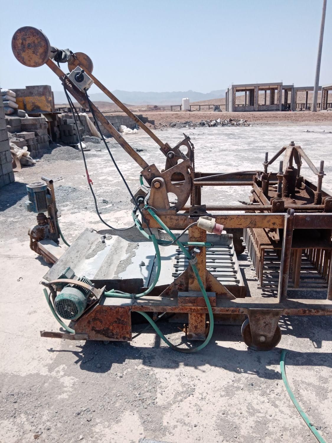 دستگاه بلوکزنی2موتوره6قالب|ماشینآلات صنعتی|قم, پردیسان|دیوار