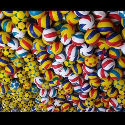 توپ والیبال فوتبال در رنگ و مدل‌های مختلف|ورزش‌های توپی|تهران, تهرانپارس شرقی|دیوار