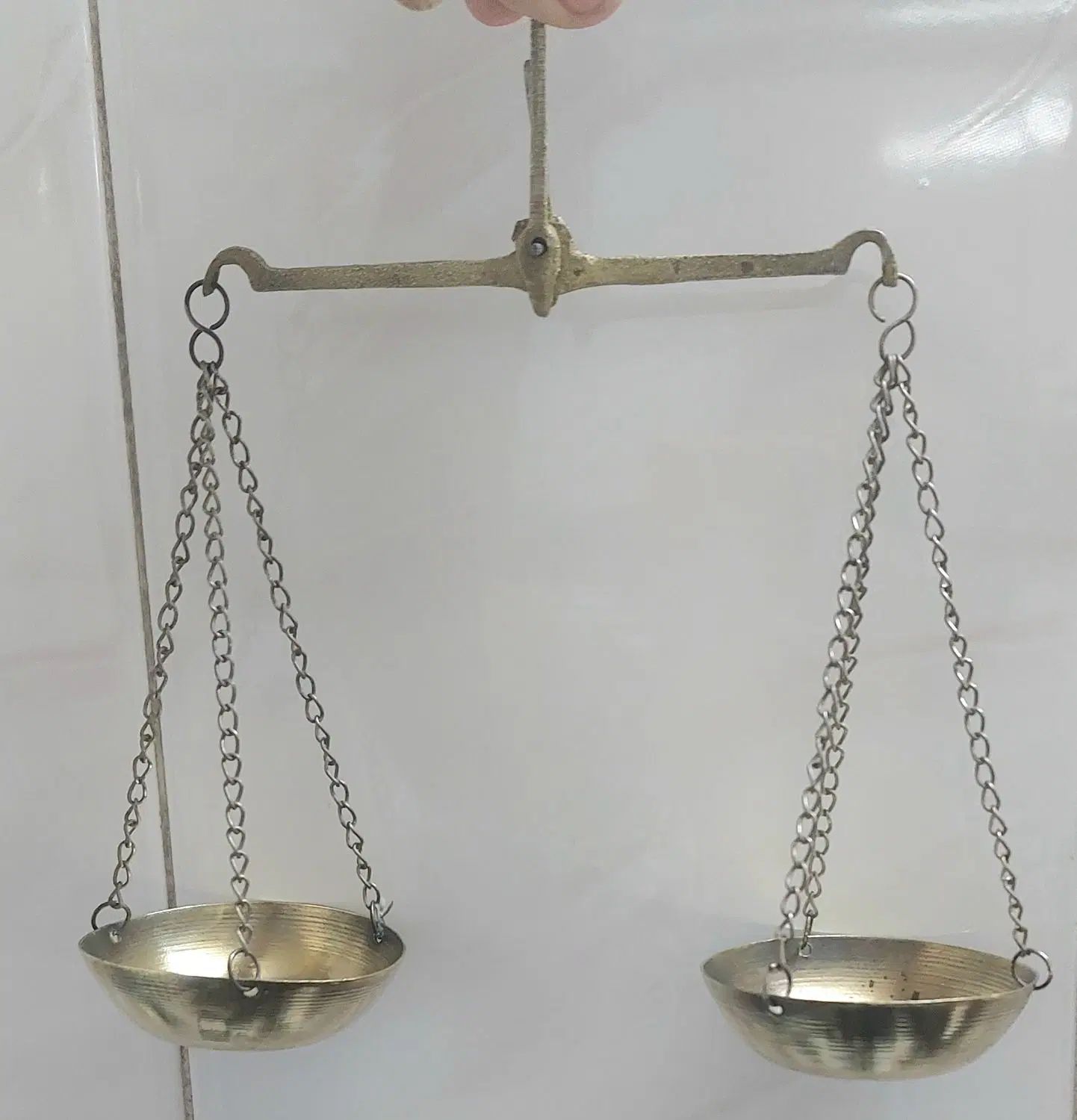 ترازوی برنجی قدیمی|صنایع دستی و سایر لوازم تزئینی|اصفهان, سروستان|دیوار