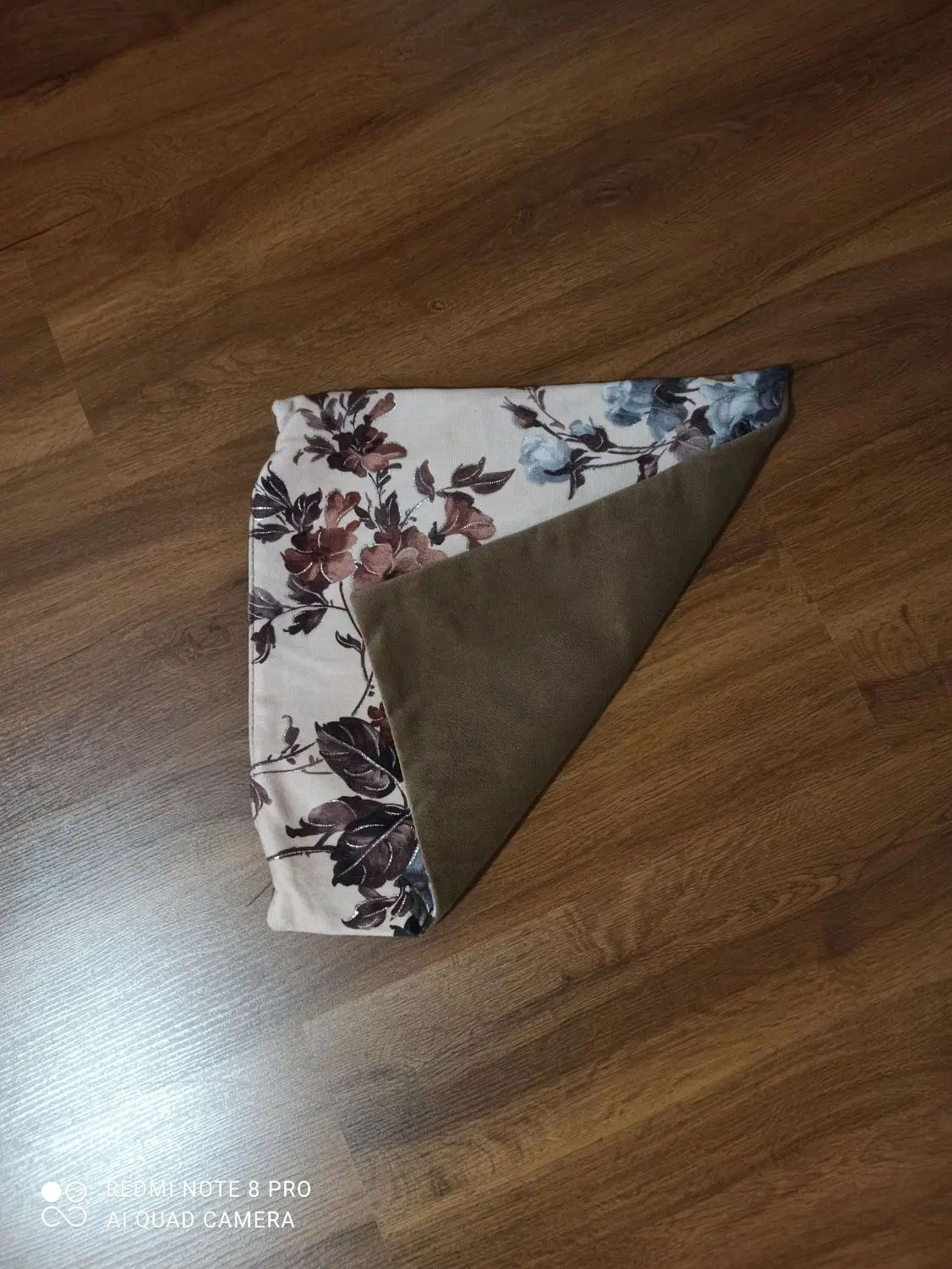 کاور کوسن ابعاد 37در 37 قیمت بسیار مناسب|صنایع دستی و سایر لوازم تزئینی|رشت, گلسار|دیوار