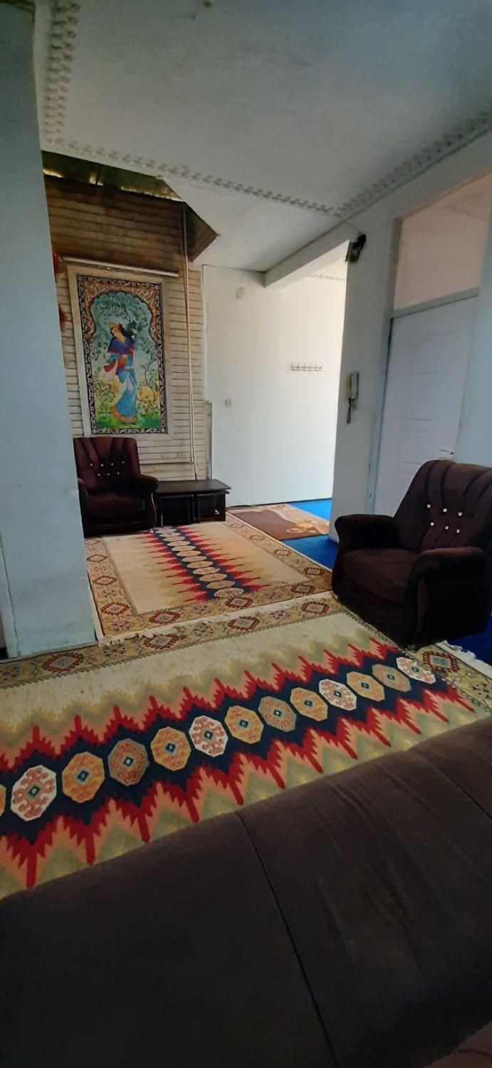 منزل مبله.خانه مسافر.(جای پارک دو ماشین)|اجارهٔ کوتاه‌مدت آپارتمان و سوئیت|شیراز, وحدت|دیوار