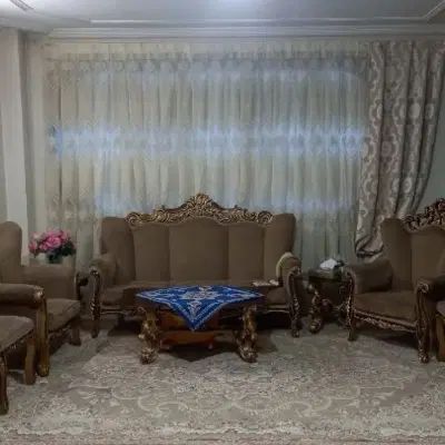 مبل سه نفر با دو تا تک نفره رایگان فقط تا غروب|مبلمان خانگی و میز عسلی|اسلام‌شهر, شهرک مفیدی|دیوار