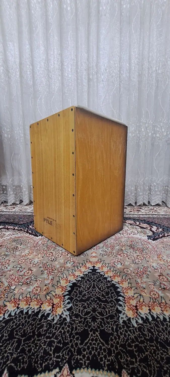 کاخن|درام و پرکاشن|تهران, آذربایجان|دیوار