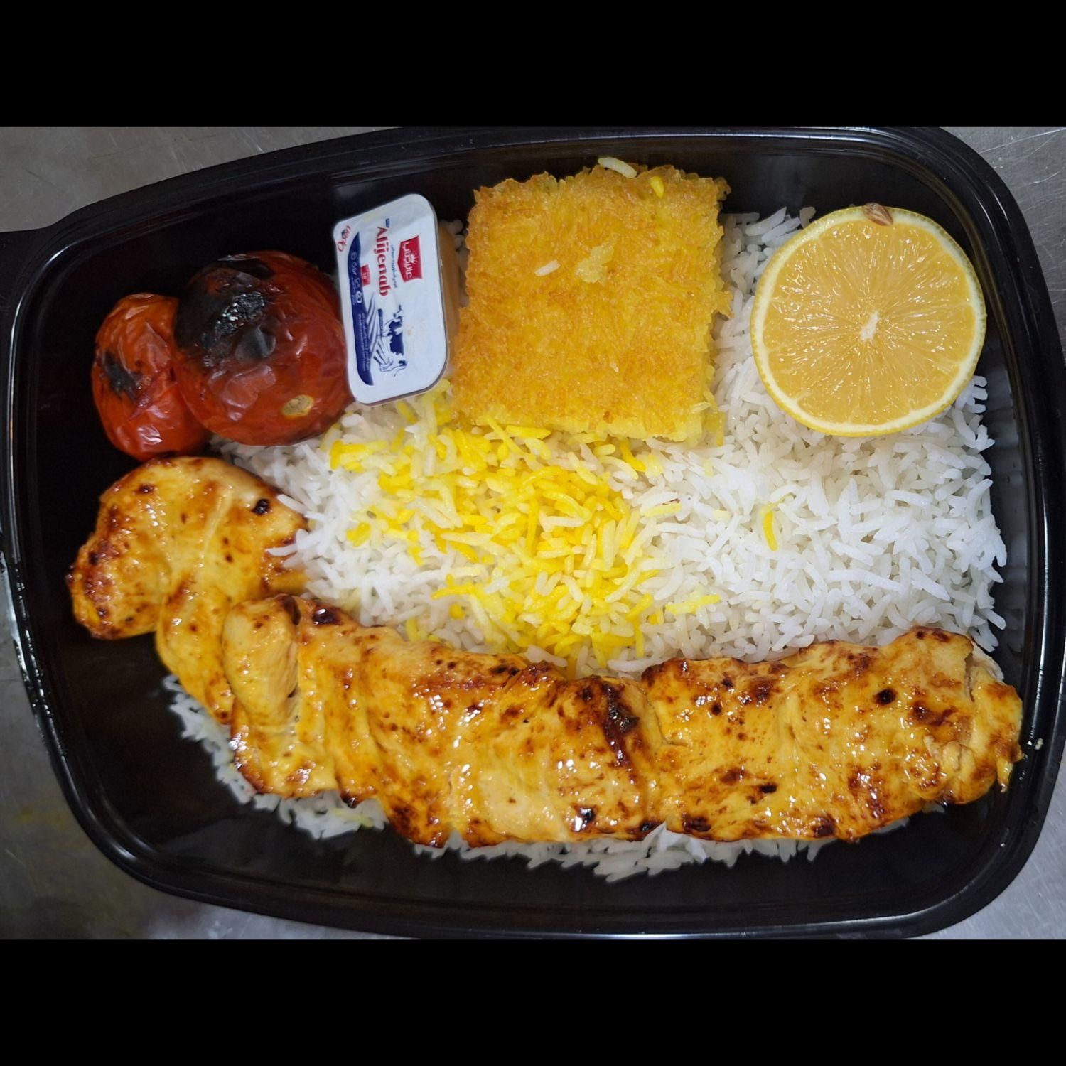آشپز ماهر غذای ایرانی و مسلط به کار|استخدام خدمات فروشگاه و رستوران|تهران, ابن بابویه|دیوار