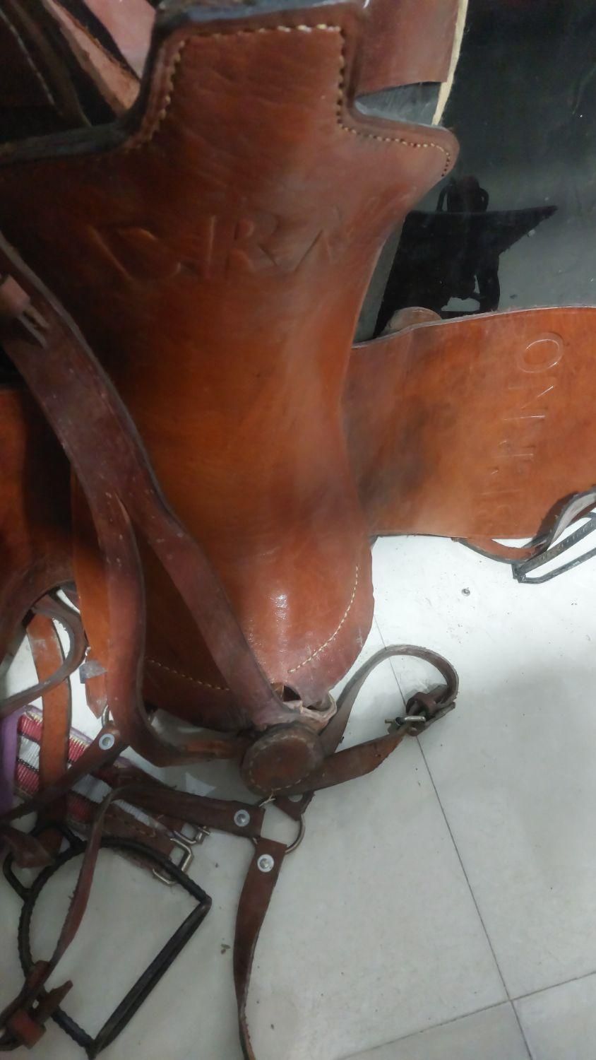 زین چرم طرح برنو|اسب و تجهیزات اسبسواری|کرمانشاه, |دیوار