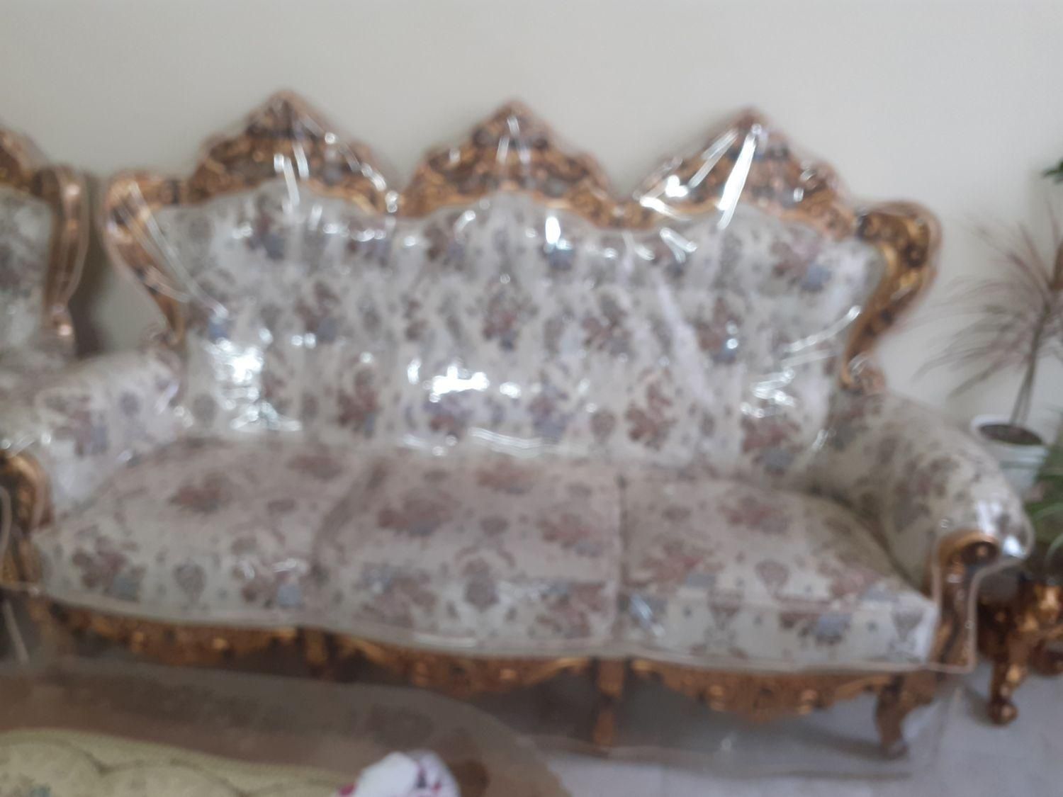 مبل سلطنتی 7نفره|مبلمان خانگی و میز عسلی|رشت, نامجو|دیوار