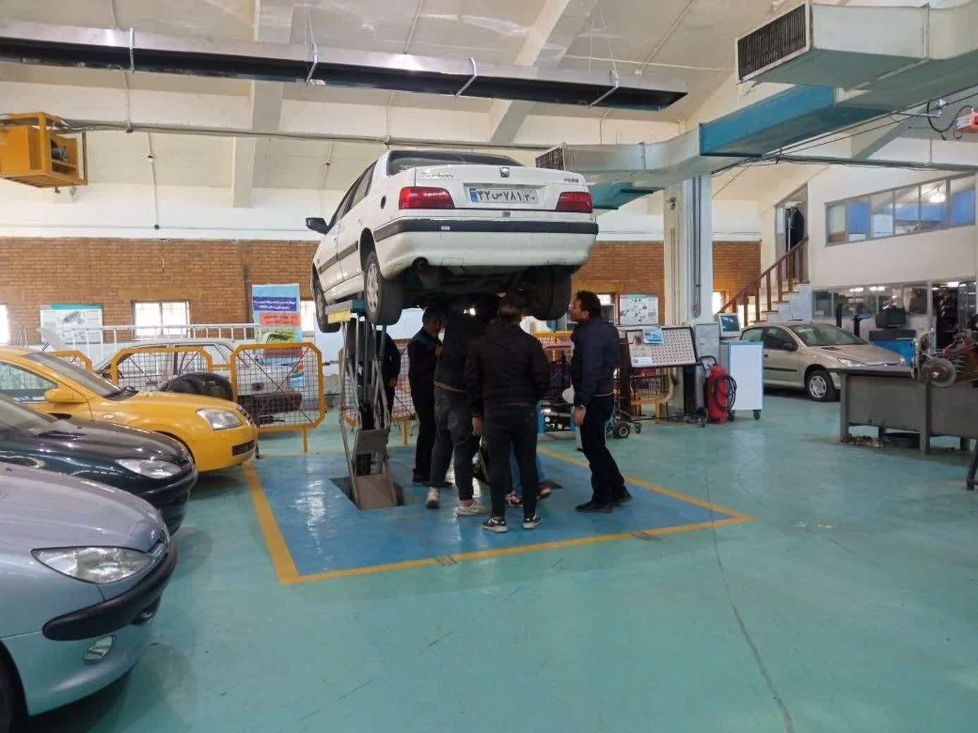آموزش کارشناسی رنگ خودرو داخل دانشگاه دولتی|استخدام آموزشی|رشت, یخسازی|دیوار