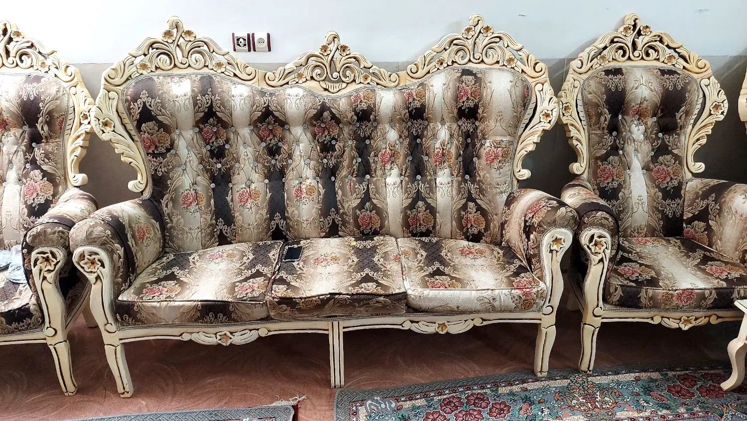 سرویس مبلمان 9 نفره سلطنتی بسیار تمیز|مبلمان خانگی و میز عسلی|مشهد, پورسینا|دیوار