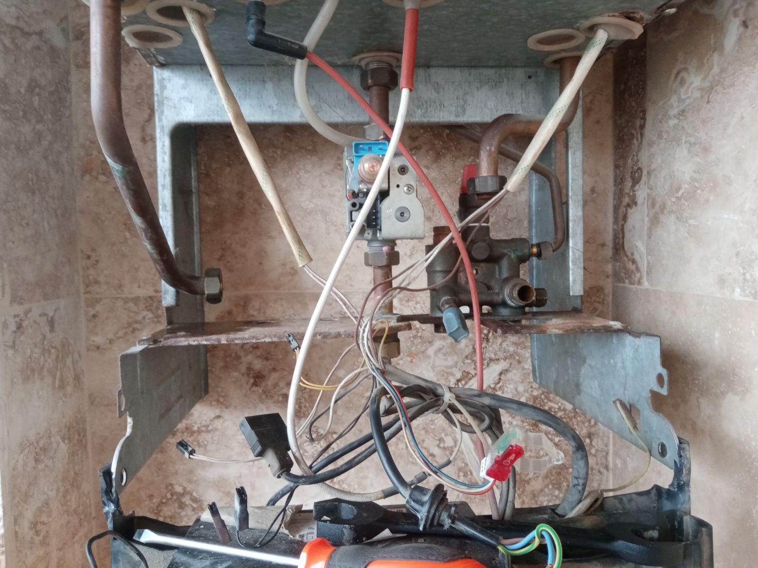 تعمیر و سرویس انواع پکیج *تضمینی*|خدمات پیشه و مهارت|رشت, توشیبا|دیوار