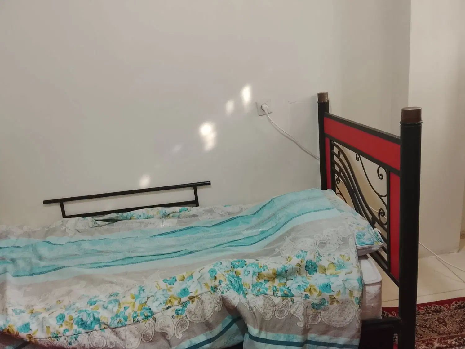 تخت خواب تک نفره میز تحریر و کامپیوتر کمد لباس|تخت و سرویس خواب|محمدشهر, ولدآباد بزرگ|دیوار