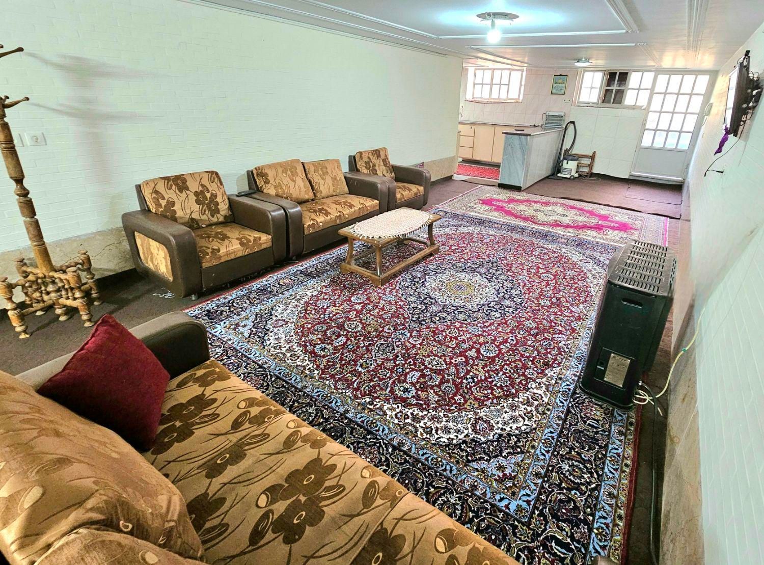 منزل دربست مبله و سوییت اجاره ای همکف حیاط دار|اجارهٔ کوتاهمدت آپارتمان و سوئیت|یزد, |دیوار