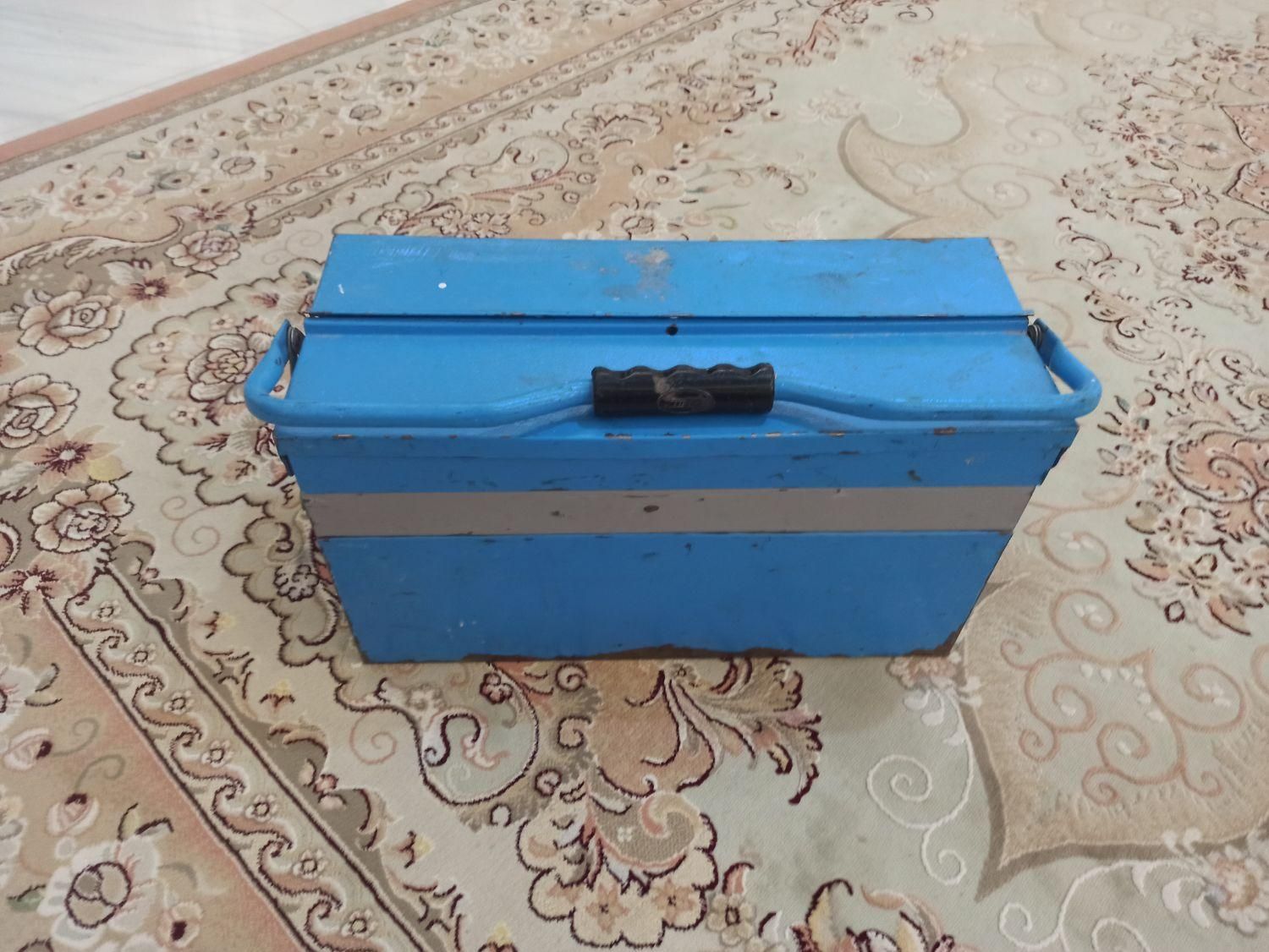 جعبه ابزار بزرگ در حد نو|ابزارآلات|صدرا-فارس, |دیوار
