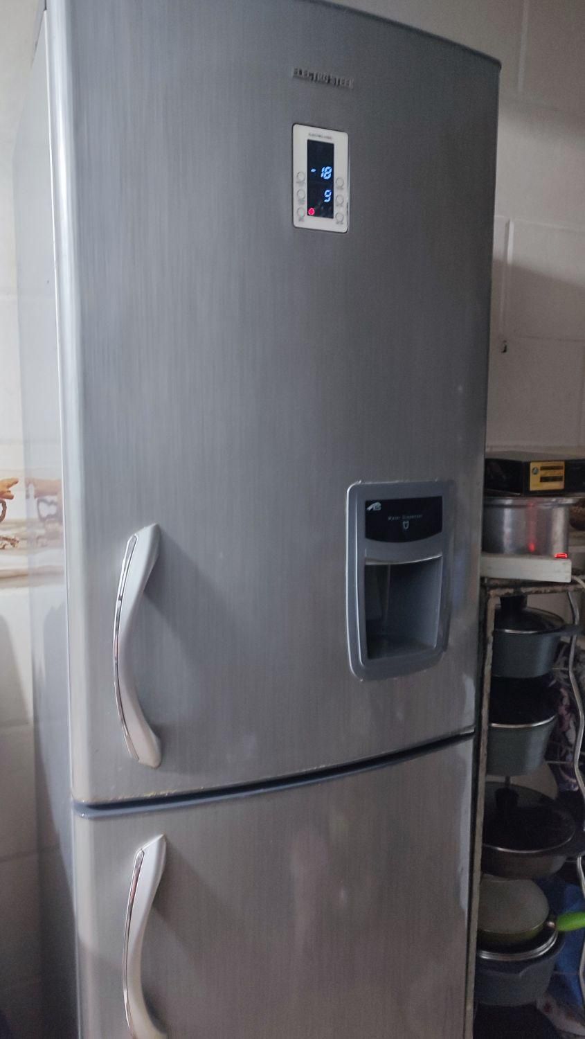 یخچال فریزر الکترواستیل سالم و تمیز|یخچال و فریزر|قم, چهل درخت|دیوار