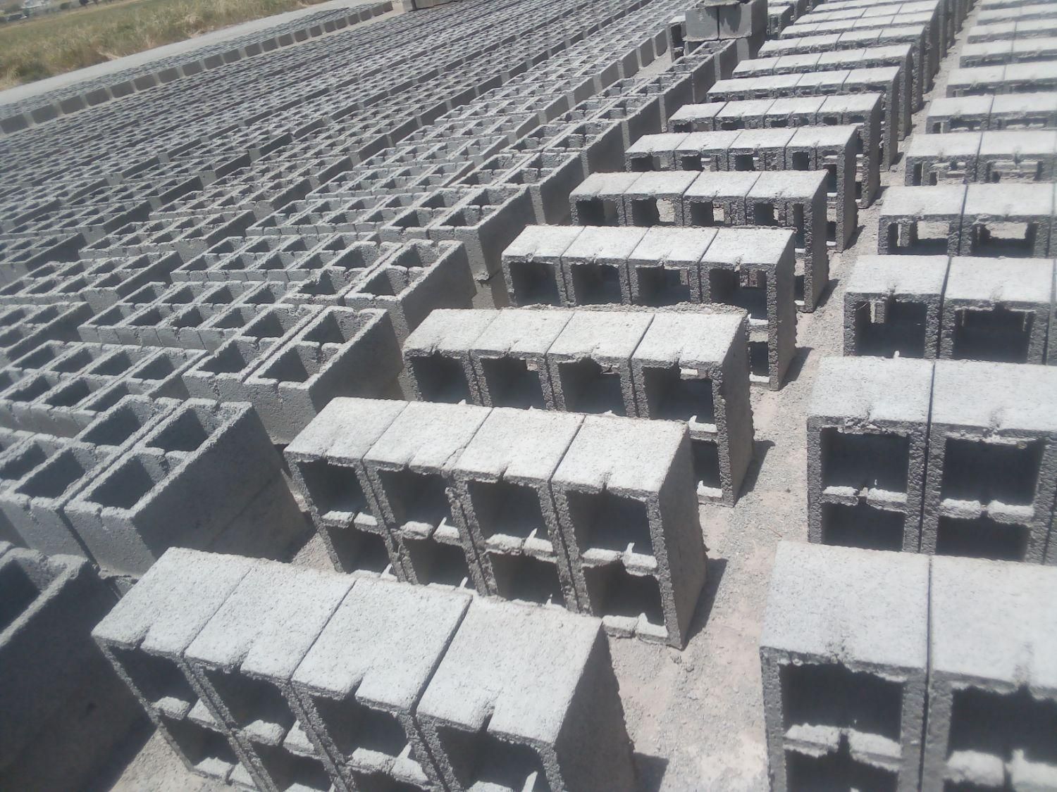 بلوک زنی اکبری (ته باز)|مصالح و تجهیزات ساختمان|صحنه, |دیوار