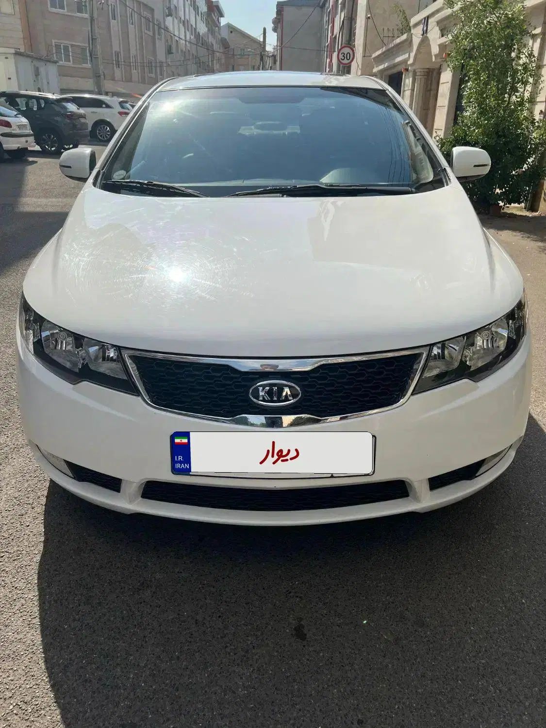سراتو۲۰۰۰اتومات فول آپشنال مدل۹۷کم کارکردآنتیک|خودرو سواری و وانت|رشت, منظریه|دیوار