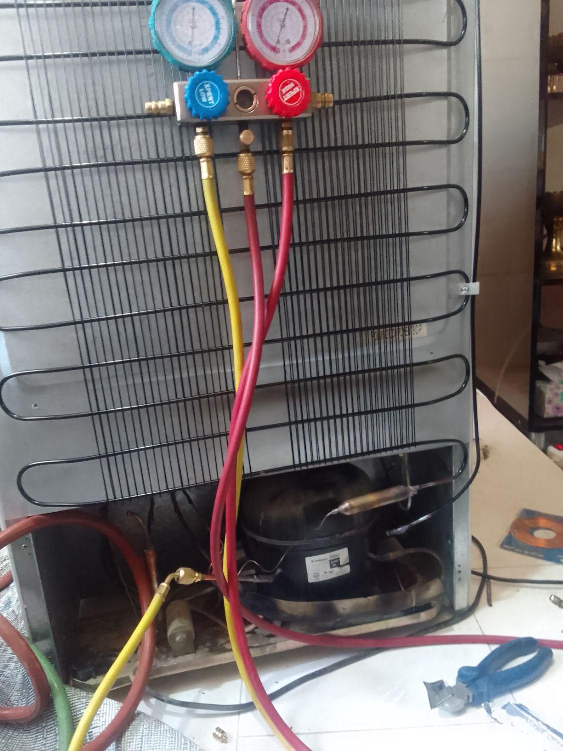 تعمیر انواع یخچال خانگی و صنعتی|خدمات پیشه و مهارت|بروجرد, |دیوار