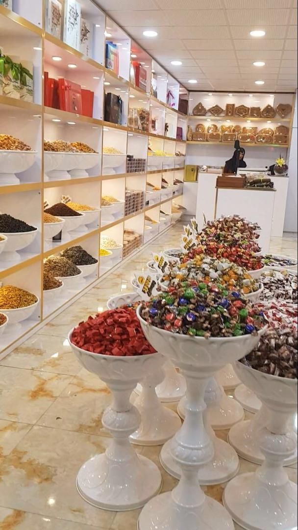 جام و ظرف آجیل و خشکبار و قفسه حبوبات ایستاده|فروشگاه و مغازه|رشت, چله خانه|دیوار