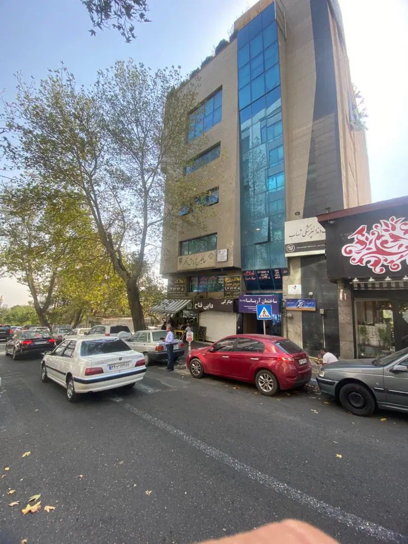 اتاق مبله از دفتر بر اصلی با تابلو/توضیحات بخوانید|اجارهٔ دفتر کار، اتاق اداری، مطب|تهران, تجریش|دیوار
