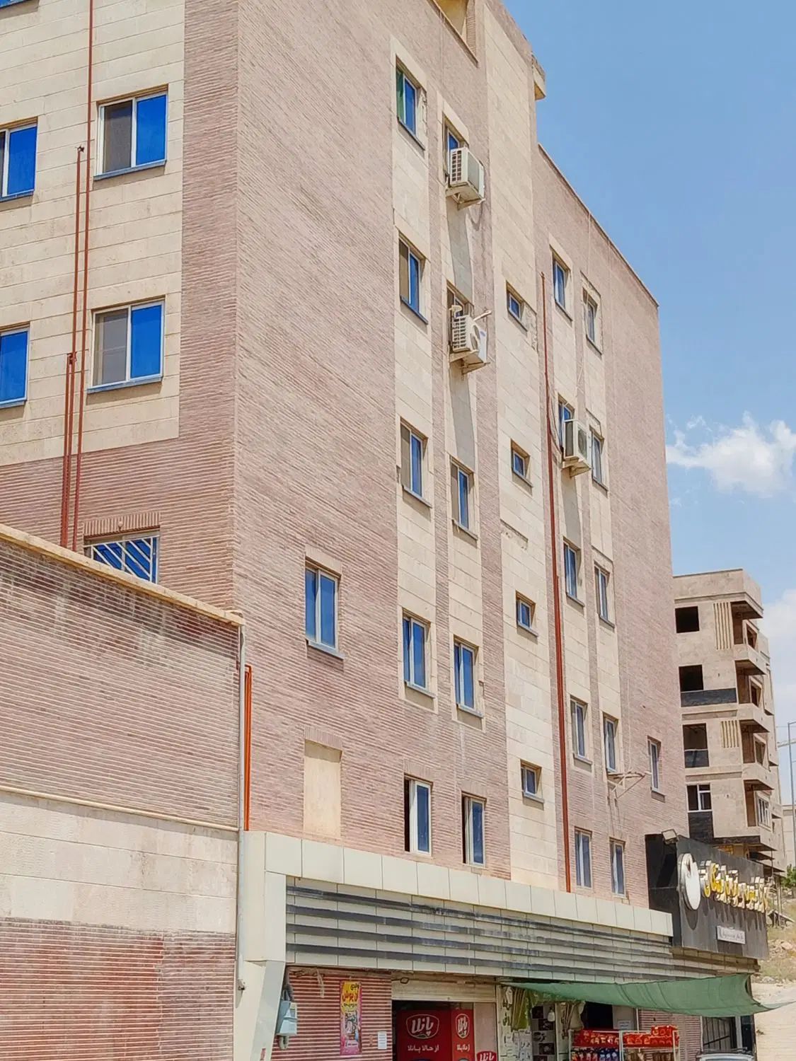 اپارتمان فروشی هشتگرد جدید شخصی ساز دو خواب سند تگ|فروش آپارتمان|هشتگرد, فاز ۳ مهستان|دیوار