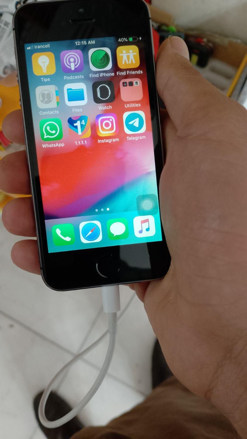 اپل iPhone 5s با حافظهٔ ۱۶ گیگابایت|موبایل|سنندج, |دیوار