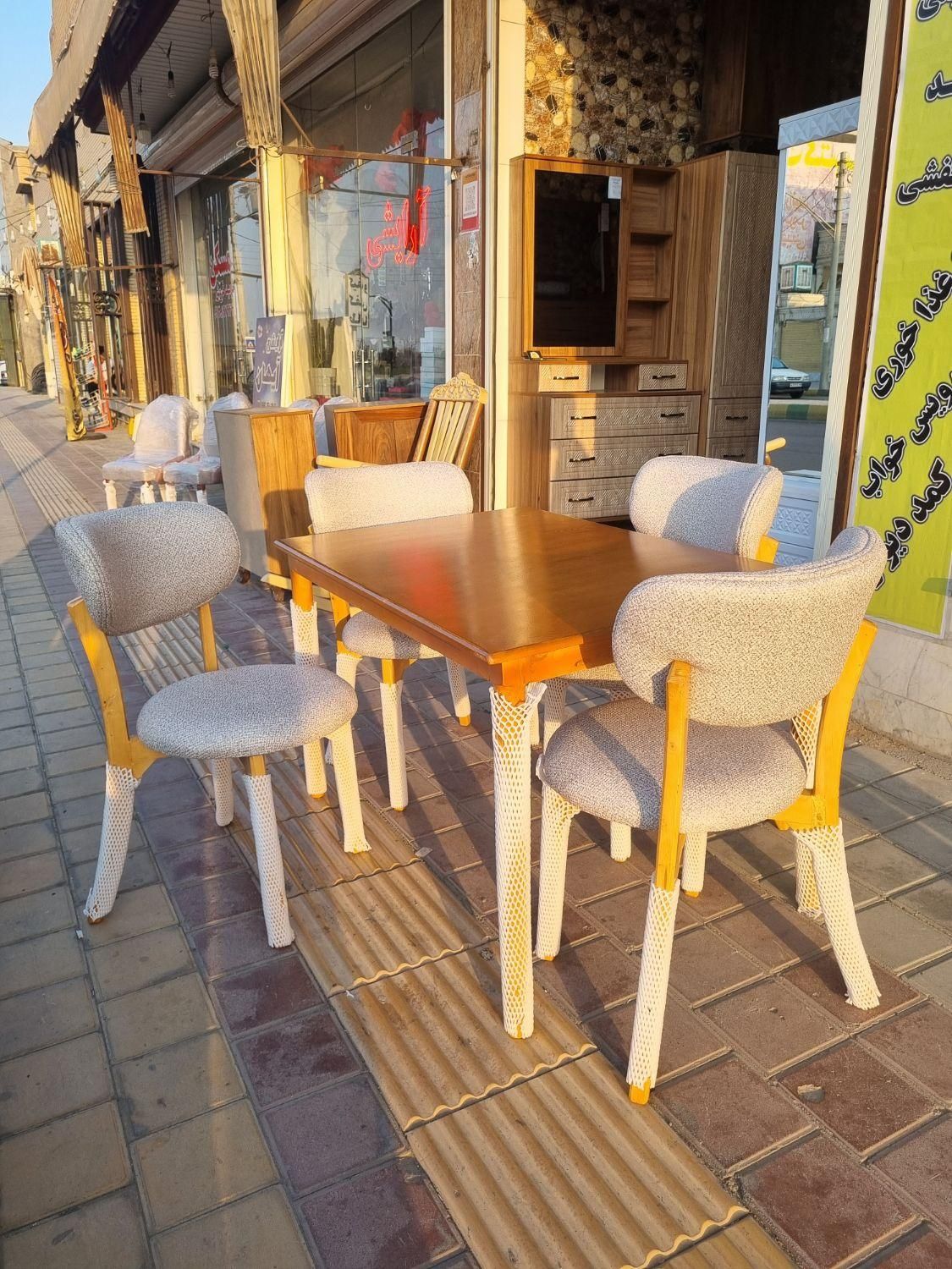 میز ناهارخوری مینیمال|میز و صندلی غذاخوری|کاشان, فاز ۲ ناجی آباد|دیوار