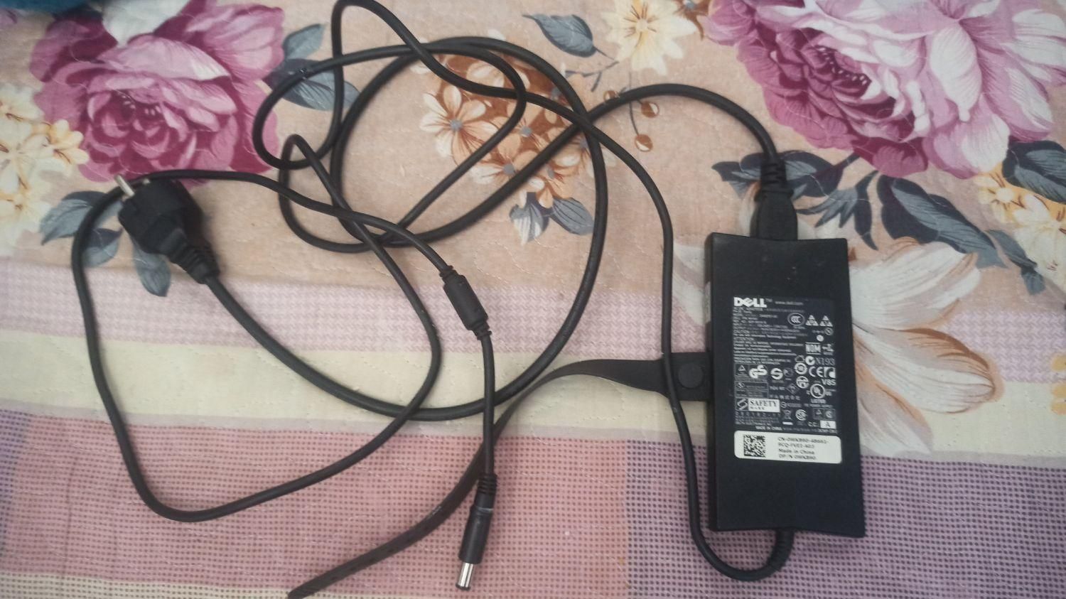 شارژر اصلی لب تاب دل dell|قطعات و لوازم جانبی رایانه|قم, سراجه (۱۵ خرداد)|دیوار