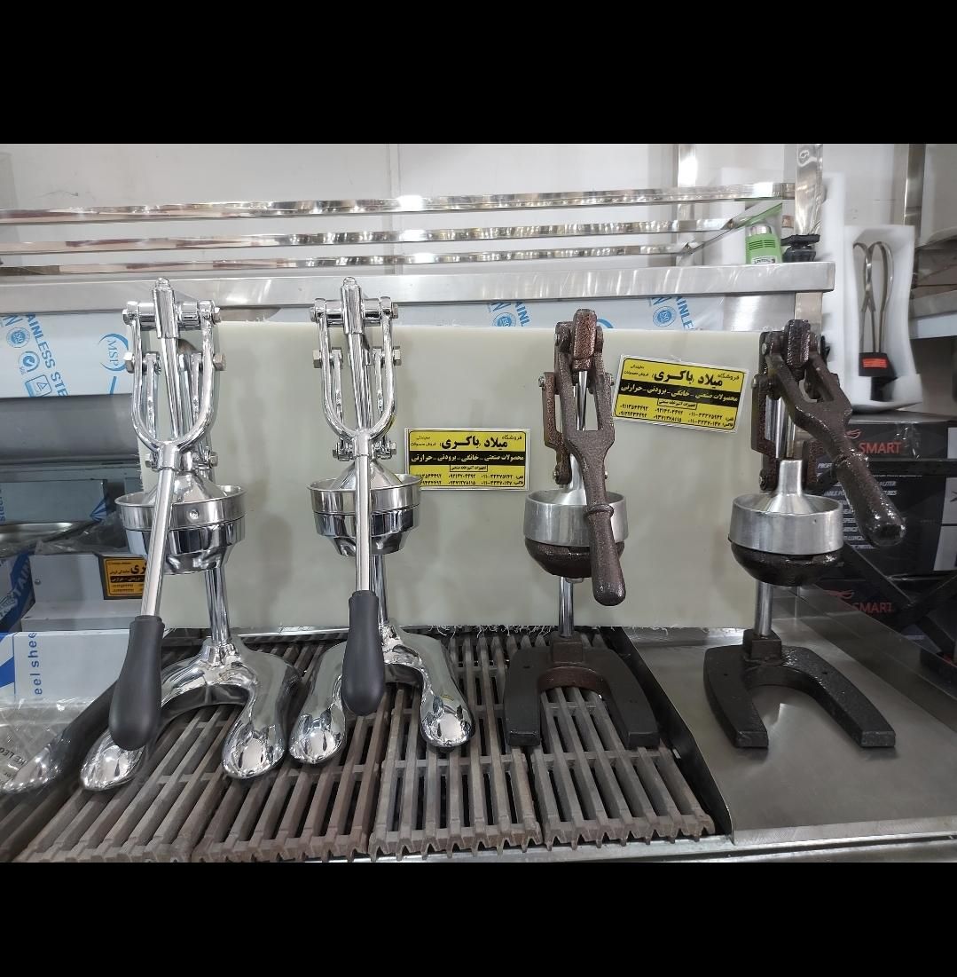 آب مرکبات گیری دستی استیل وارداتی|آبمیوه‌گیر و آب‌مرکبات‌گیر|ساری, |دیوار