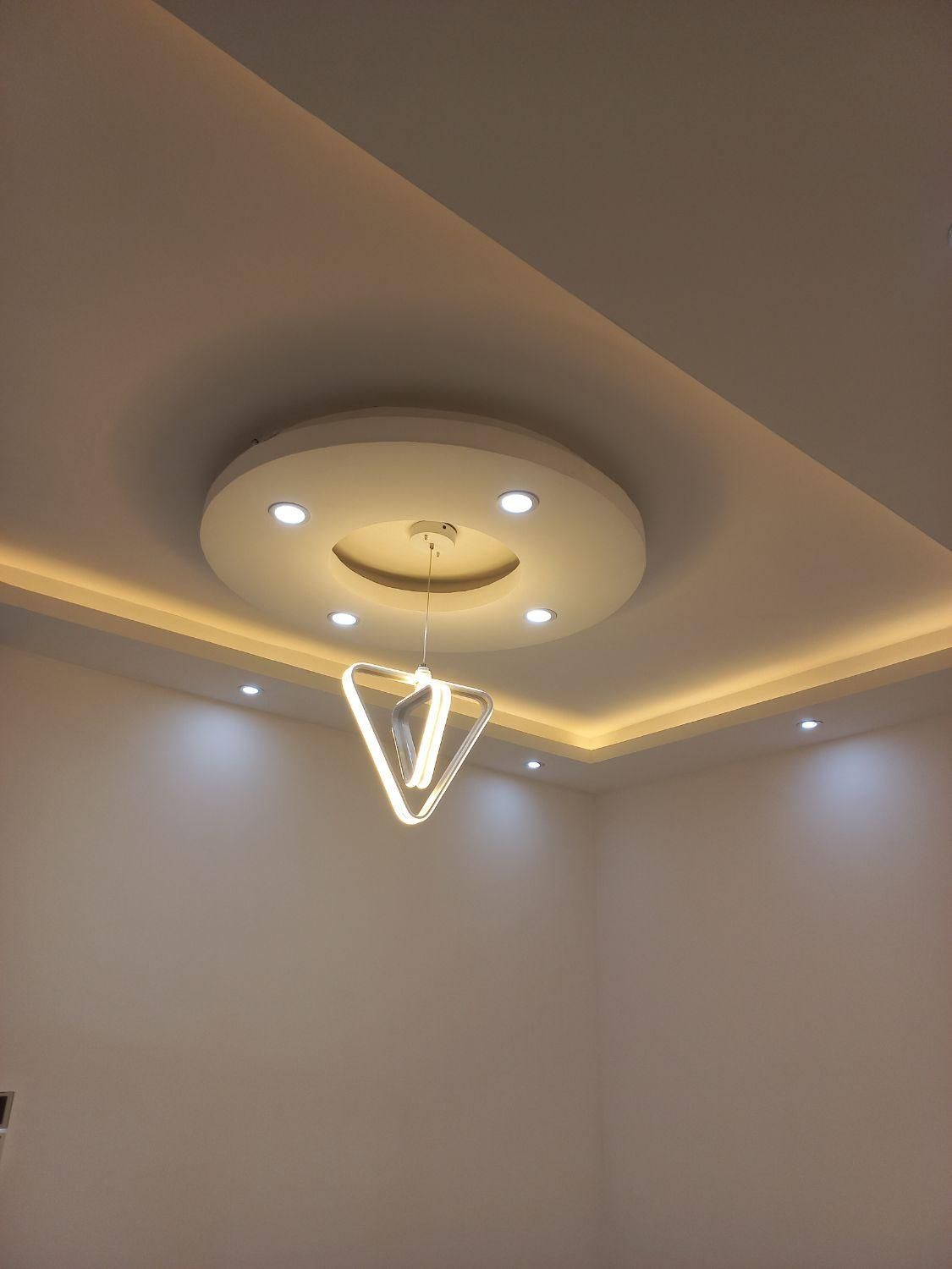 برق کار برقکاری برقکار (الکتریکی آویژه)|خدمات پیشه و مهارت|رشت, معلم|دیوار