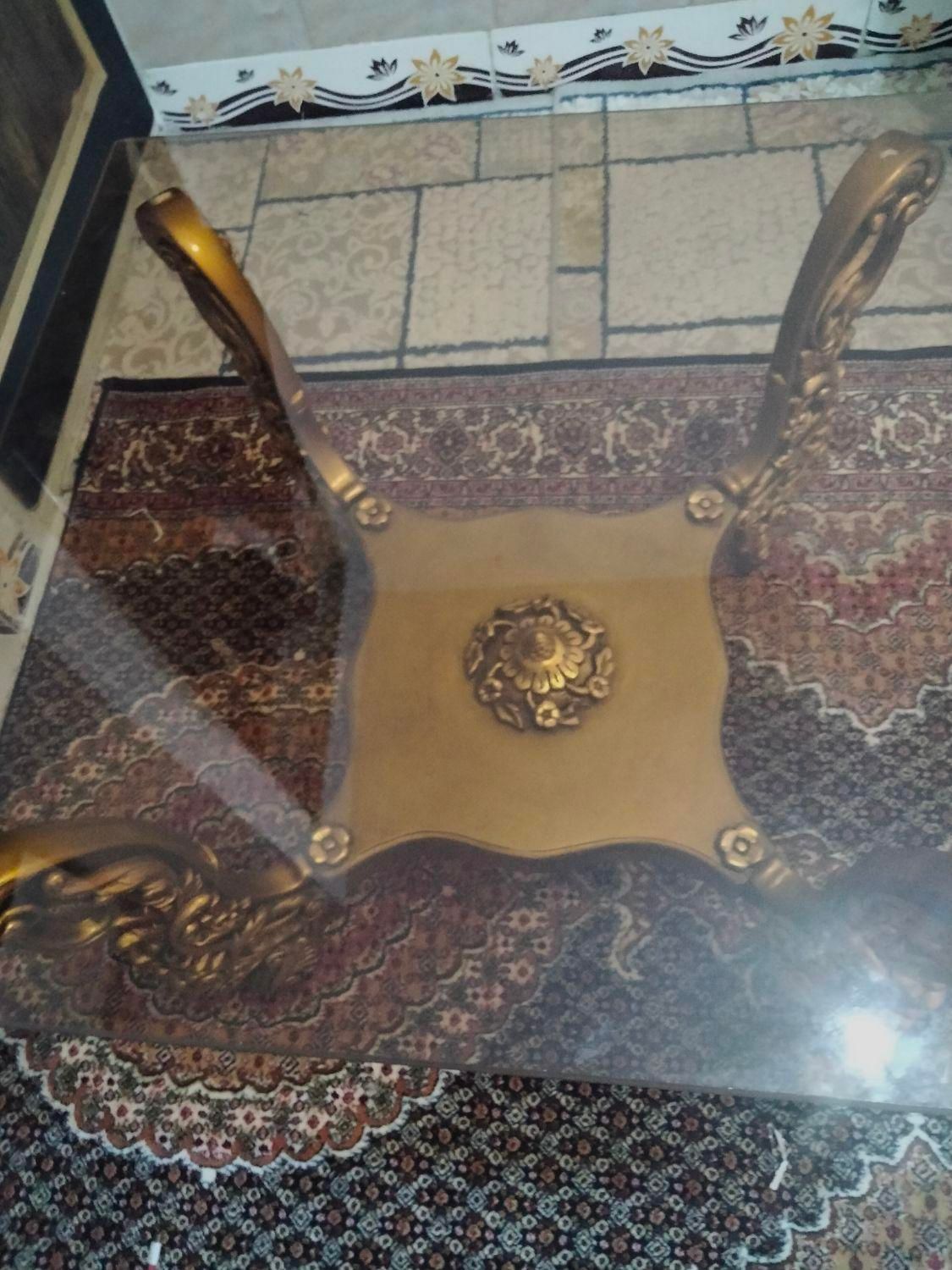 جلو مبلی و میز عسلی چوب راش ورق طلا|مبلمان خانگی و میز عسلی|بهارستان, |دیوار