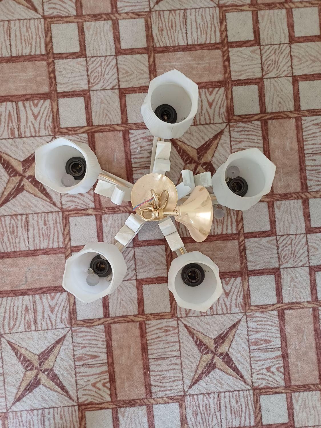 لوستر پنج شاخه چشمه نور جفت|لوستر و چراغ آویز|کرج, شهرک جهان‌نما|دیوار