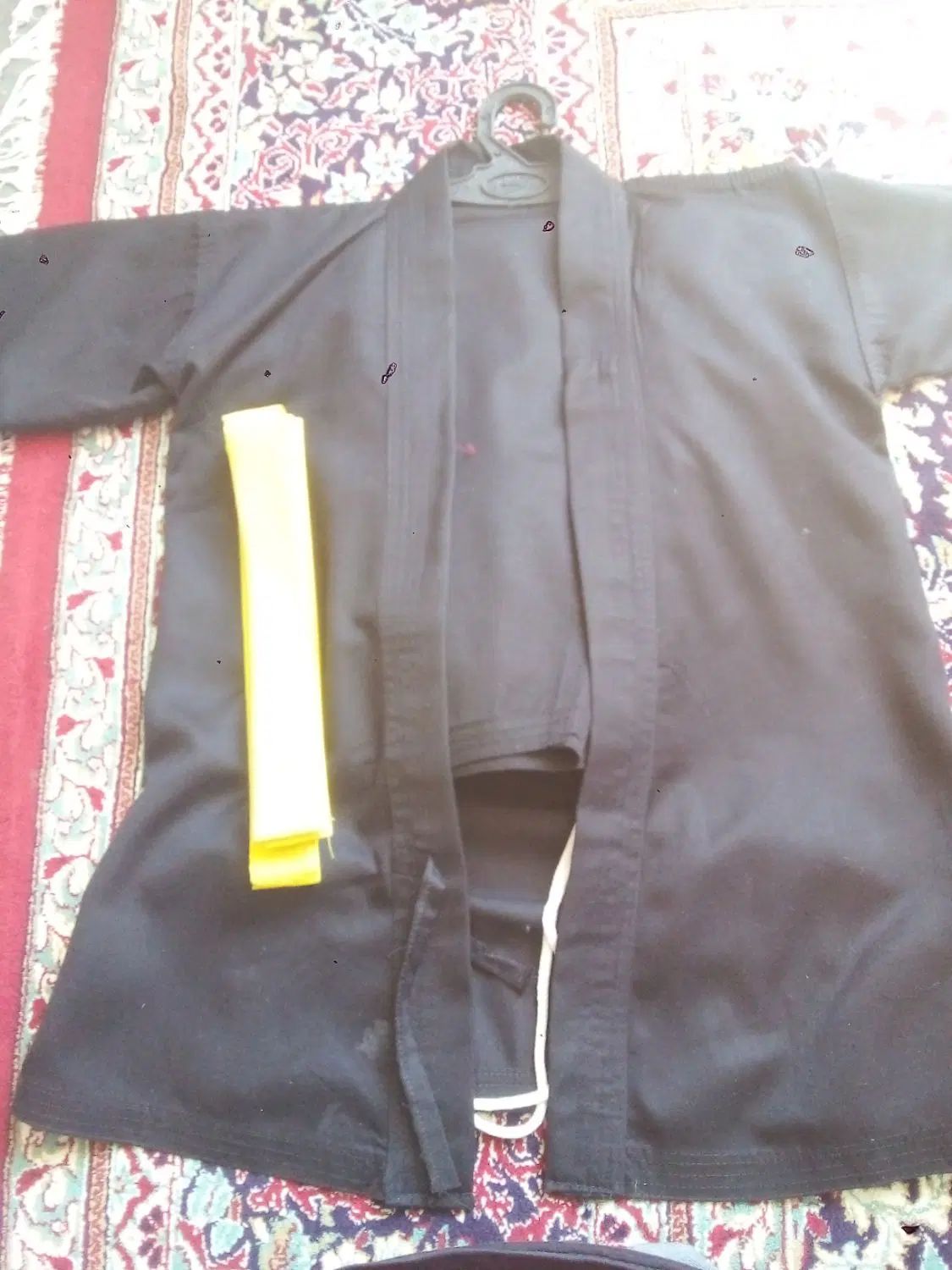 ست لباس و شلوار و کمربند زرد در دفاع شخصی|تجهیزات ورزشی|مشهد, پنجتن|دیوار