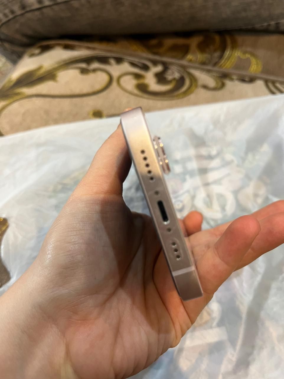 اپل iPhone 13 با حافظهٔ ۱۲۸ گیگابایت|موبایل|خمینی‌شهر, |دیوار