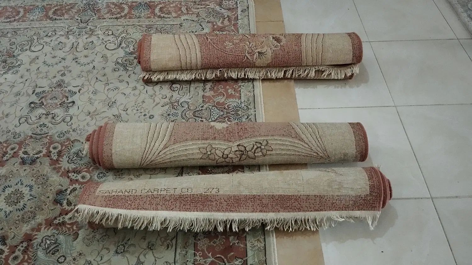 قالیچه با ضخامت یک سانیمتر سنگین ودرجه یک|فرش|شیراز, شهرک استقلال|دیوار